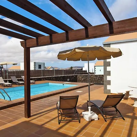 4 Star In La Oliva